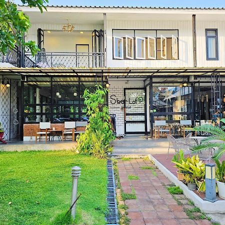 Sherloft Home & Hostel Чиангмай Экстерьер фото