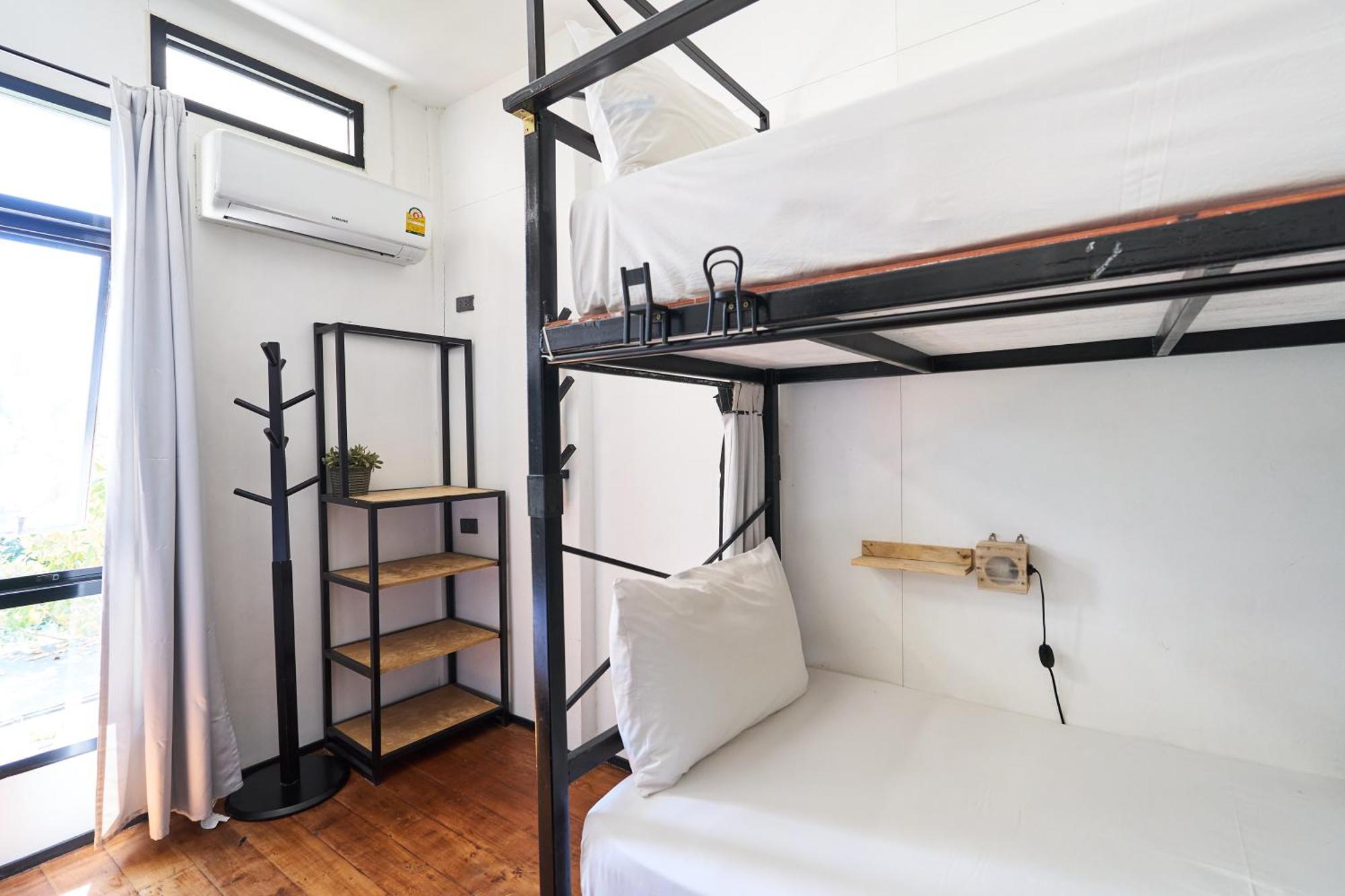 Sherloft Home & Hostel Чиангмай Экстерьер фото