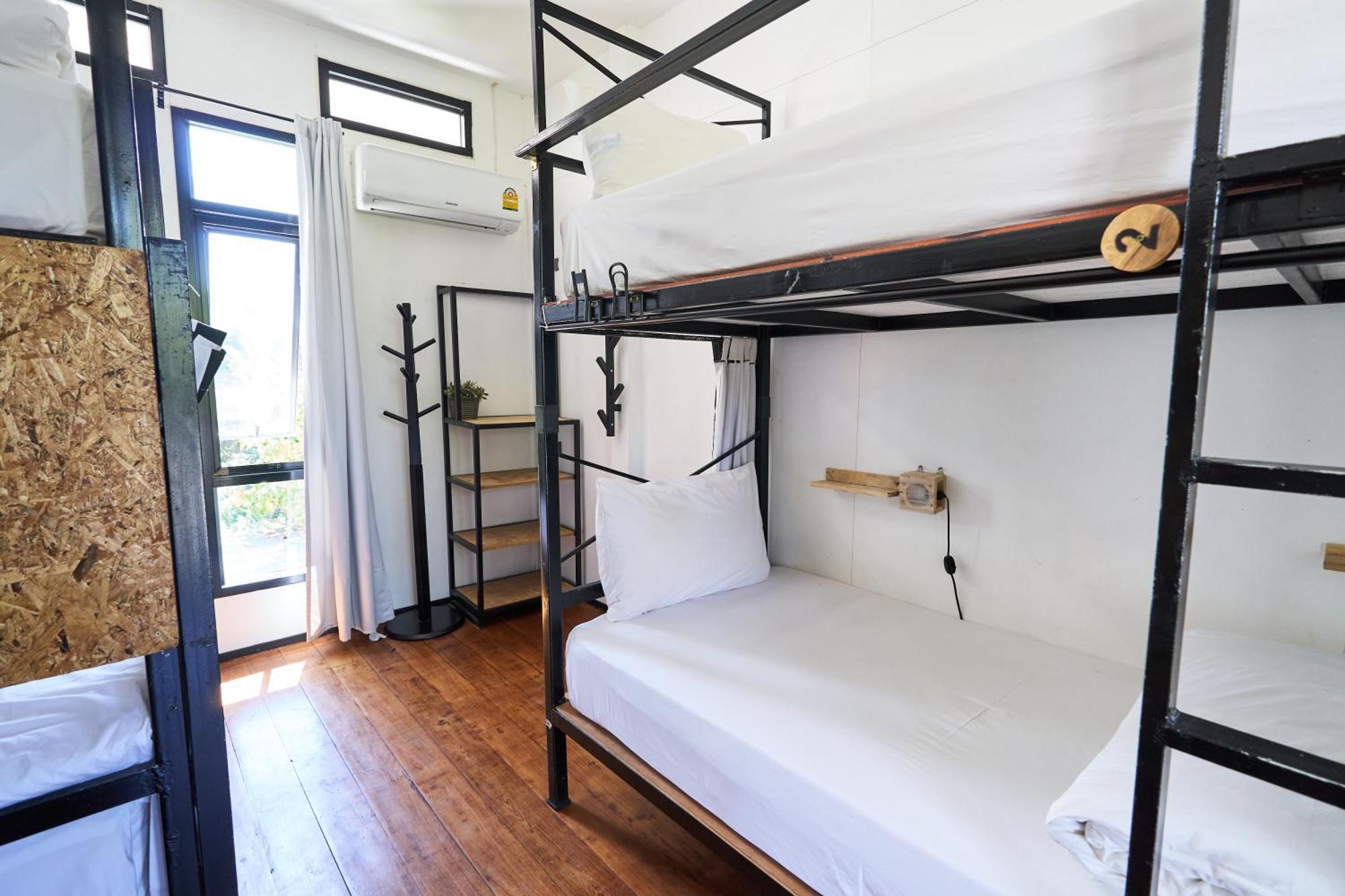 Sherloft Home & Hostel Чиангмай Экстерьер фото