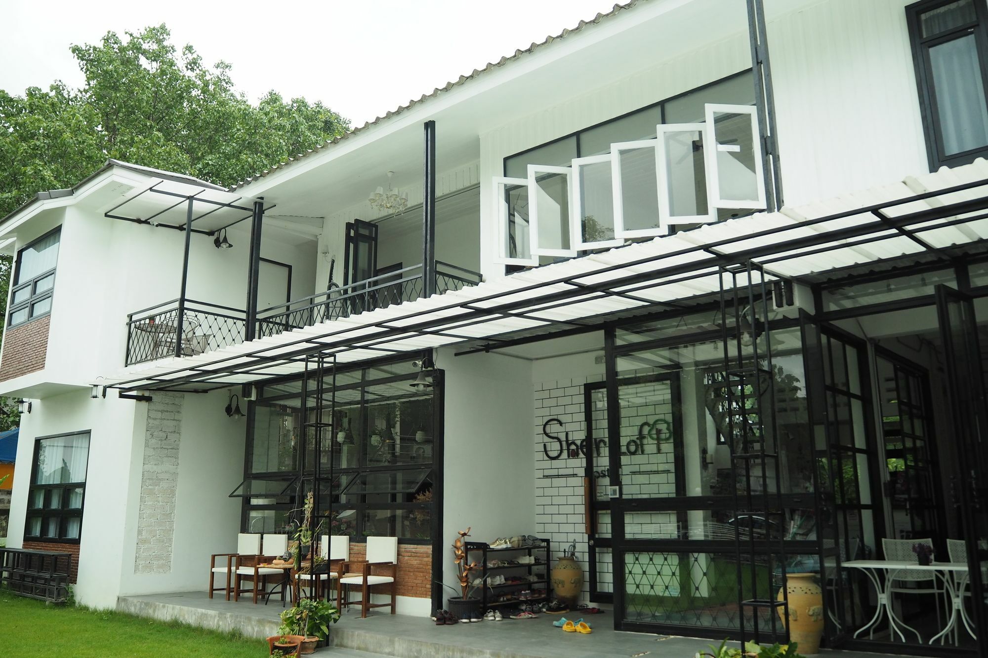 Sherloft Home & Hostel Чиангмай Экстерьер фото
